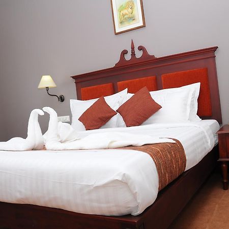 Vijayapark Hotel Kaduturutti Dış mekan fotoğraf