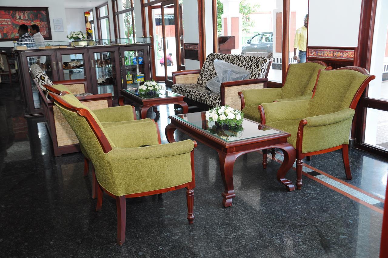 Vijayapark Hotel Kaduturutti Dış mekan fotoğraf